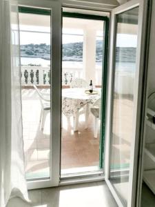 Μπαλκόνι ή βεράντα στο House Dragi +17 φωτογραφίες