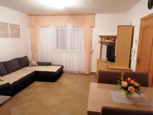 Ruang duduk di Apartments Maca