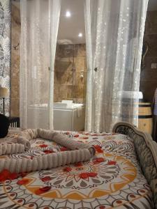 Fotografie z fotogalerie ubytování Romantisme et glamour avec spa ,jardin proche zénith v Dijonu