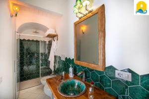 Ένα μπάνιο στο Casa Angelie +20 φωτογραφίες