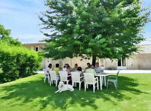 Επισκέπτες που μένουν στο Maison charmante à Saint-Vincent-la-Châtre avec piscine partagée +2 φωτογραφίες
