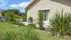 Zahrada ubytování Maison chaleureuse Verdon-sur-Mer, jardin + 14 fotografií