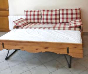 Postel nebo postele na pokoji v ubytování Appartement paisible à Saint-Crepin avec vue sur la montagne