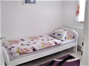 Fotografie z fotogalerie ubytování Charming Mountain View Apartment in Rakovica - 57 sqm v destinaci Rakovica