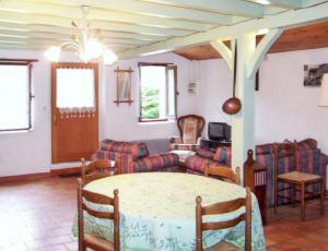 Fotografie z fotogalerie ubytování Charmante maison de campagne avec jardin et barbecue v destinaci Piets-Plasence-Moustrou