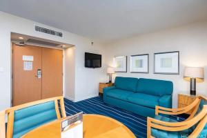Posezení v ubytování Stunning Ala Moana 1BR W Balcony & Mountain City Views 0626