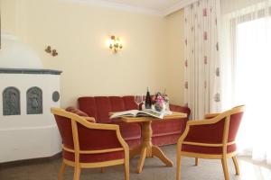 Posezení v ubytování Hotel Neuwirt