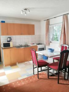 Fotografia z galérie ubytovania Comfortable apartment in Jadranovo - 40 m² - Near the sea v destinácii Jadranovo