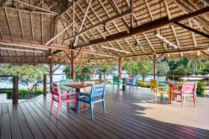 En restaurant eller et spisested på Secrets Papagayo All Inclusive - Adults Only
