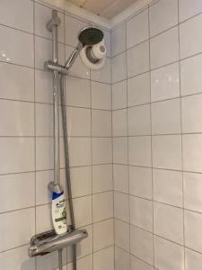 Koupelna v ubytování Joarsbo, Stuga 2, Gårdsstugan