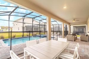 A piscina localizada em In-Home Arcade, Themed Bedrooms, Resort Lazy River ou nos arredores