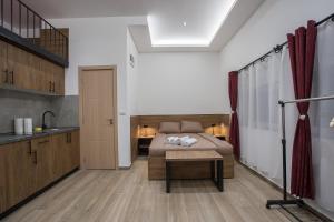 Katil atau katil-katil dalam bilik di M Corner