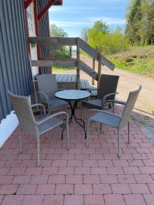 Patio nebo venkovní prostory v ubytování Joarsbo, Stuga 2, Gårdsstugan
