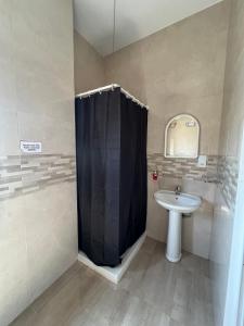Koupelna v ubytování R3 Single room with shared bathroom + 8 fotografií