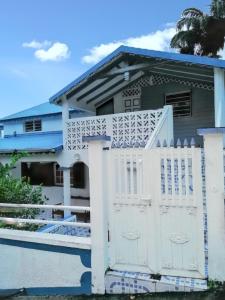 Foto de la galería de Appartement spacieux à Deshaies avec vue sur mer en Deshaies
