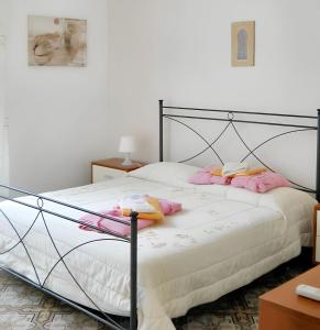 Posteľ alebo postele v izbe v ubytovaní Spacious apartment in Trapani 60 m² with balcony
