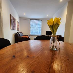Gambar di galeri bagi The Borough Apartment di Kent