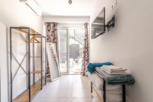 Ένα ή περισσότερα κρεβάτια σε δωμάτιο στο Lovely seaside studio, Crete