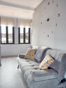 A seating area at Comfortable apartment in León - 55 m² + Balcony