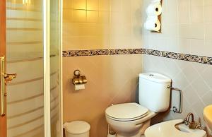 Koupelna v ubytování Welcoming house with pool in San Cristóbal - 85 m²