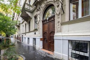 Budova, v ktorej sa apartmán nachádza