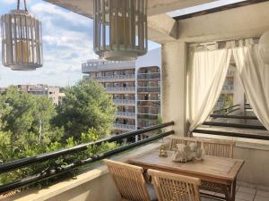 Balkón alebo terasa v ubytovaní Comfortable apartment in Salou with shared pool - 52 m²