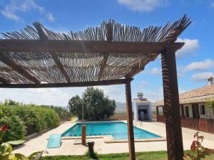 Basen w obiekcie Charming apartment in Noguericas, 120 m², includes jacuzzi lub w pobliżu
