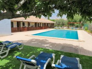 Basen w obiekcie Charming apartment in Noguericas, 120 m², includes jacuzzi lub w pobliżu