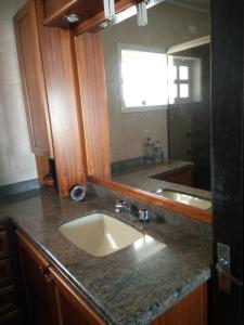Φωτογραφία από το άλμπουμ του Aluguel de quarto - Suíte piso 2 σε Torres