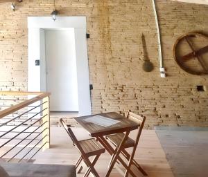 Φωτογραφία από το άλμπουμ του Studio charmant à Saint-Jory, 25 m², piscine partagée σε Saint-Jory