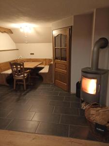 Fotografie z fotogalerie ubytování Ferienwohnung Biebes v destinaci Höfen