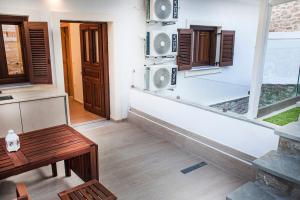Kuchyň nebo kuchyňský kout v ubytování Lithos House & Spa