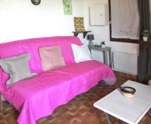 Posteľ alebo postele v izbe v ubytovaní Maison de charme à Vachères avec jardin et vue montagne