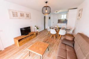 Gallery image of Cozy apartment in Playa de la Américas, 60 m² with pool in Playa de las Americas