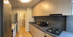 Nhà bếp/bếp nhỏ tại Lina&Adi