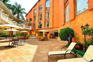 Το κτήριο όπου στεγάζεται  το διαμέρισμα +14 φωτογραφίες