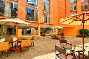 Το κτήριο όπου στεγάζεται  το διαμέρισμα