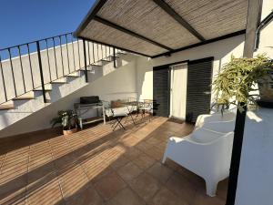 Balkón nebo terasa v ubytování La Carabela, Elcano