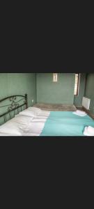 A bed or beds in a room at ELSADA