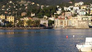 Fotografie z fotogalerie ubytování DAVANTI AL MARE, FRA PORTOFINO E LE 5 TERRE - IN FRONT Of THE SEA, BETWEEN PORTOFINO AND THE 5 TERRE v destinaci Zoagli