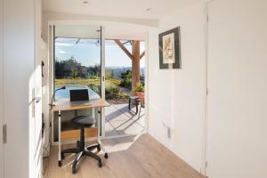 Φωτογραφία από το άλμπουμ του LE COCON D'AZUR Jacuzzi - Terrasse- Vue mer- Wifi- Entièrement rénové στο Valbonne