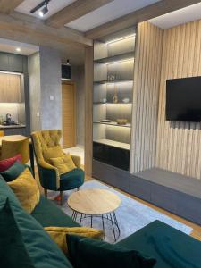 TV a/nebo společenská místnost v ubytování Apartman Royal Luxury Lara