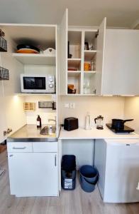 Dapur atau dapur kecil di Sleep well in Heart of Bergen - Beautiful street +23 gambar