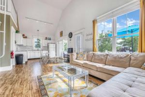 Η κουζίνα ή μικρή κουζίνα στο The Aster - 109 Butternut