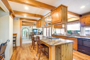 Gallery image of Spacious Osage Beach Home with Panoramic Lake Views in Osage Beach