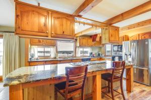 Gallery image of Spacious Osage Beach Home with Panoramic Lake Views in Osage Beach