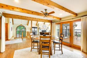 Gallery image of Spacious Osage Beach Home with Panoramic Lake Views in Osage Beach +25 photos