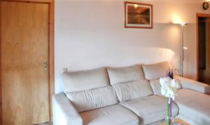 Posezení v ubytování Modern Apartment in Tolva with Garden and Sports Facilities