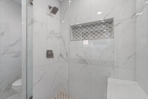 Gallery image of hot tub and Event Open Luxury Home Fits 16 plus in Dallas