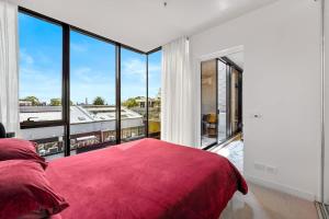 ภาพในคลังภาพของ Oxley - 1 Bedroom Apt in the Heart of Collingwood ในเมลเบิร์น
